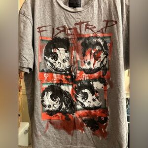 Gray Firetrap Graphic T-Shirt, XXL/Unisex. Pit2pit 21.5. Shoulder to hem: 28